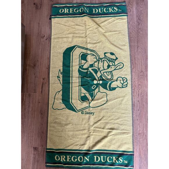 University of Oregon Ducks Walt Disney Logo Large Beach Pool Towel Cotton 57" - Picture 1 of 4